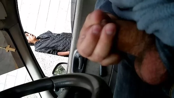 Kasuõde palus oma vennal keppida oma tüdruksõpra, kes tõesti tahtis oma riista näha.